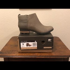 Sorel Lolla Bootie Size 9. NWT in original box.